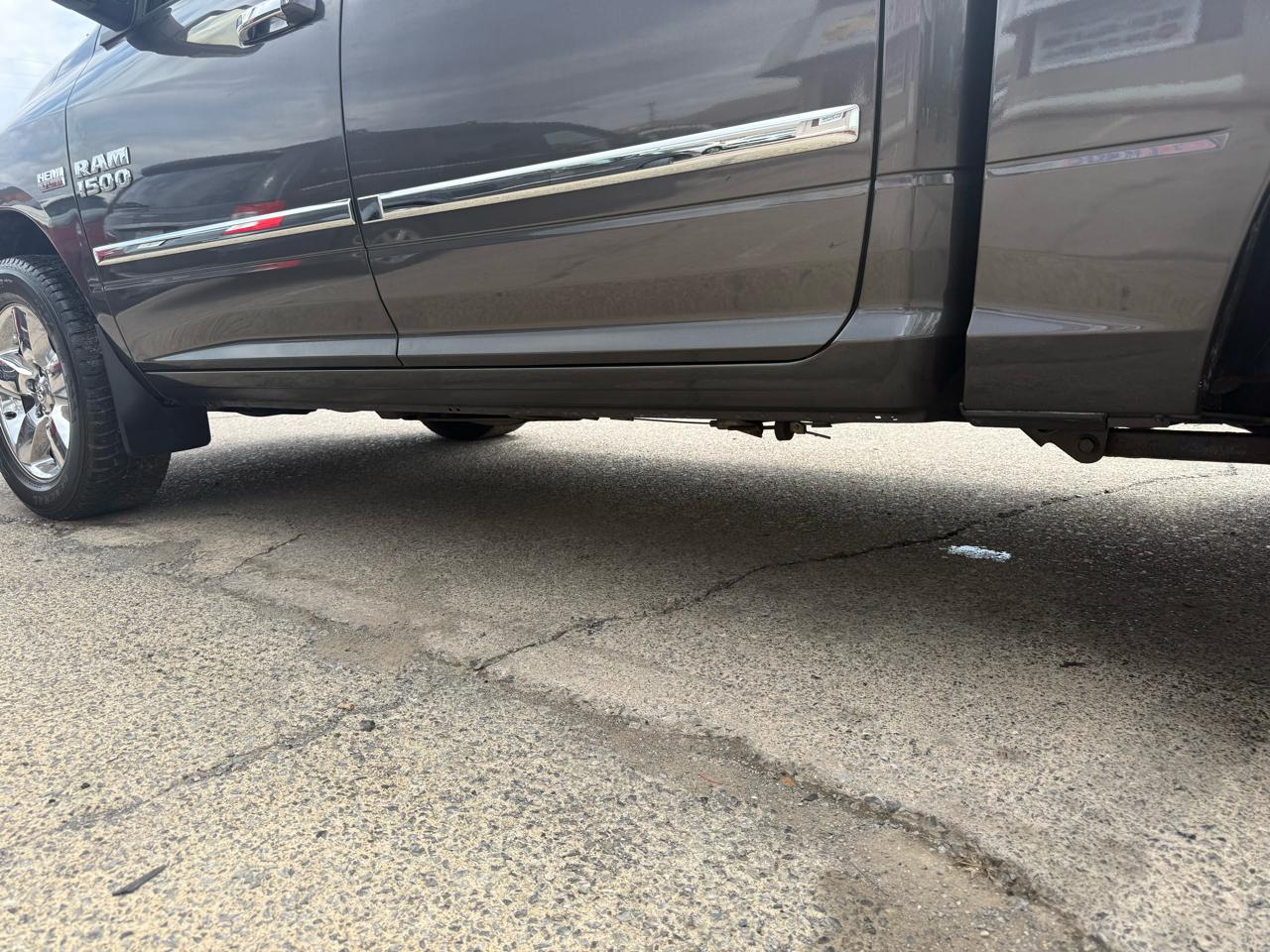 RAM 1500 SLT Crew Cab SWB 4WD 2016