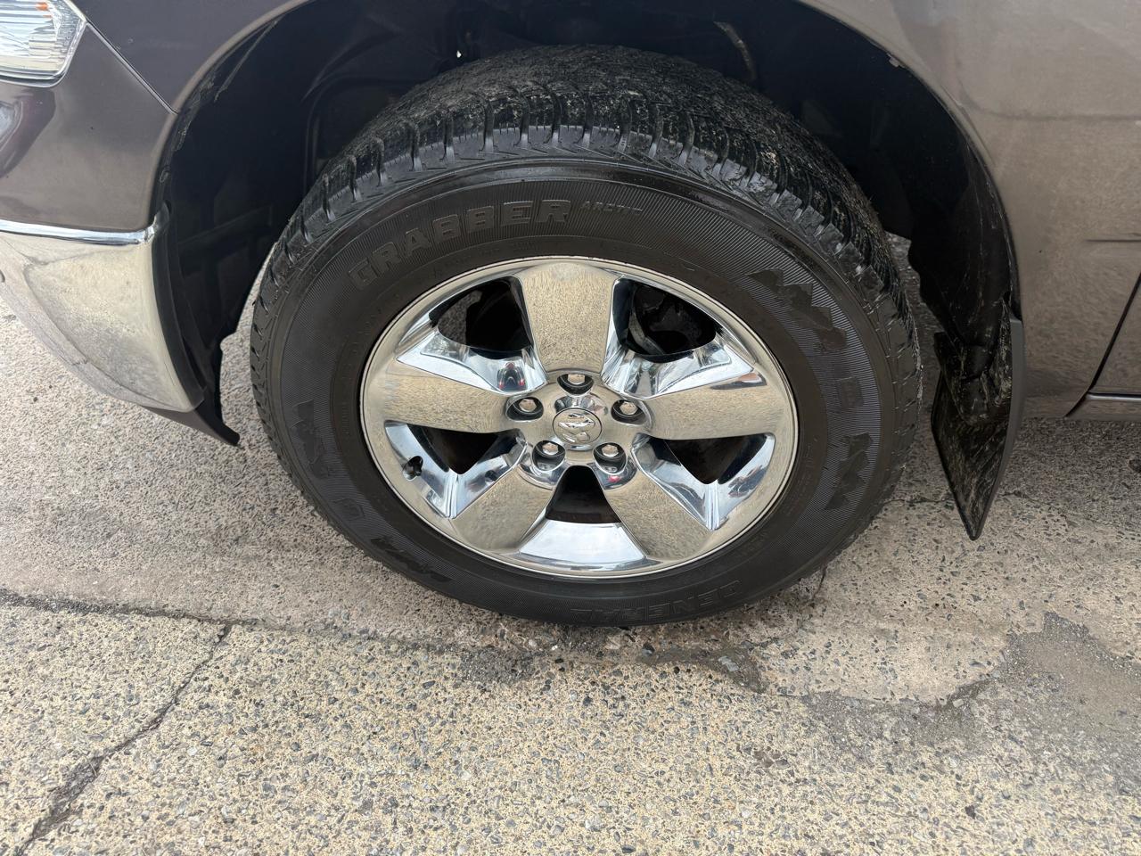 RAM 1500 SLT Crew Cab SWB 4WD 2016