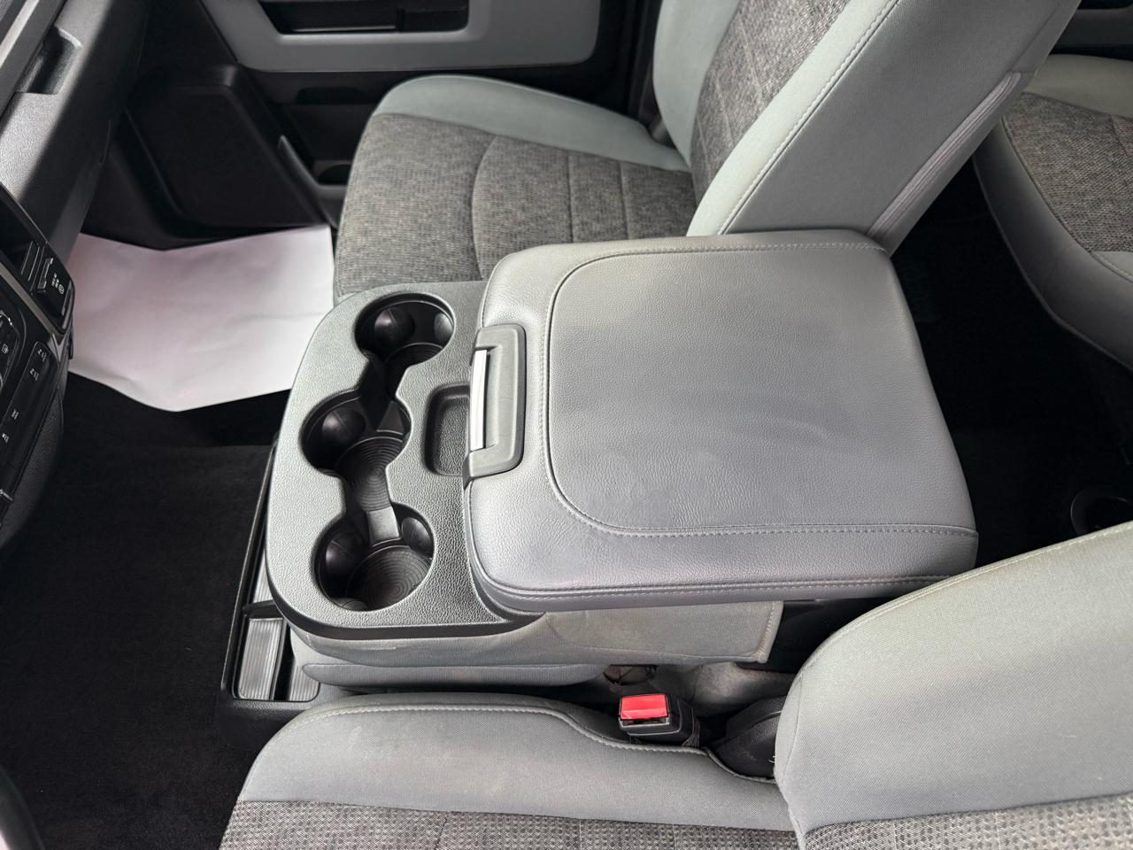 RAM 1500 SLT Crew Cab SWB 4WD 2016