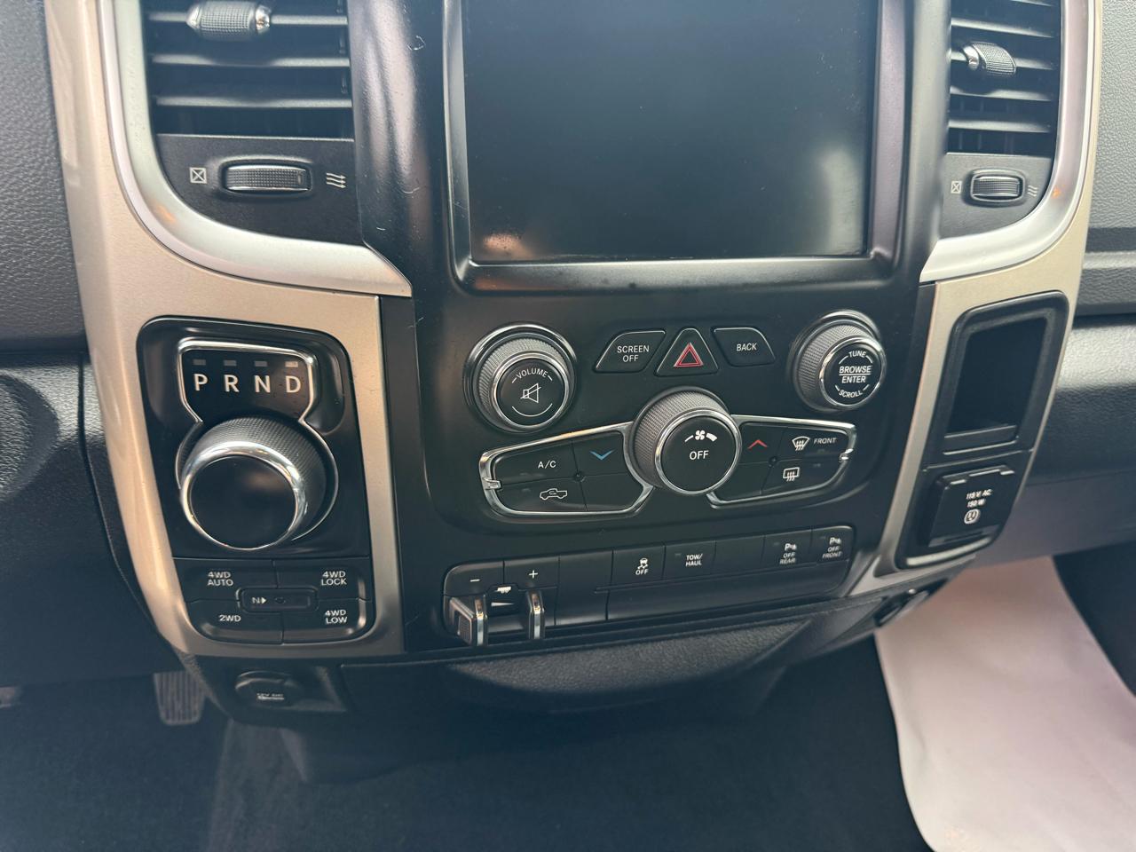 RAM 1500 SLT Crew Cab SWB 4WD 2016