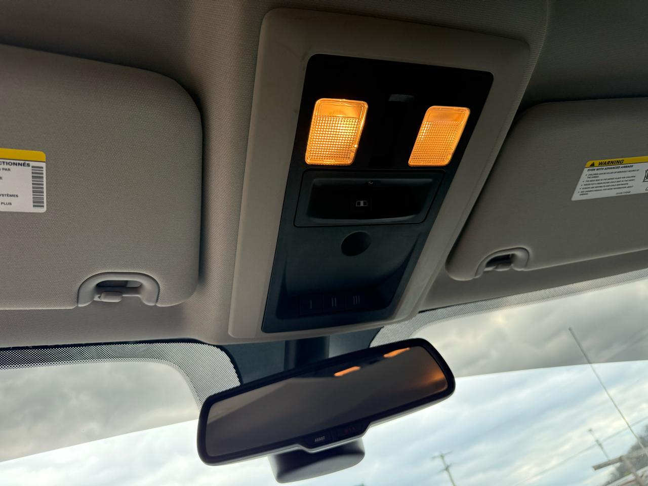 RAM 1500 SLT Crew Cab SWB 4WD 2016