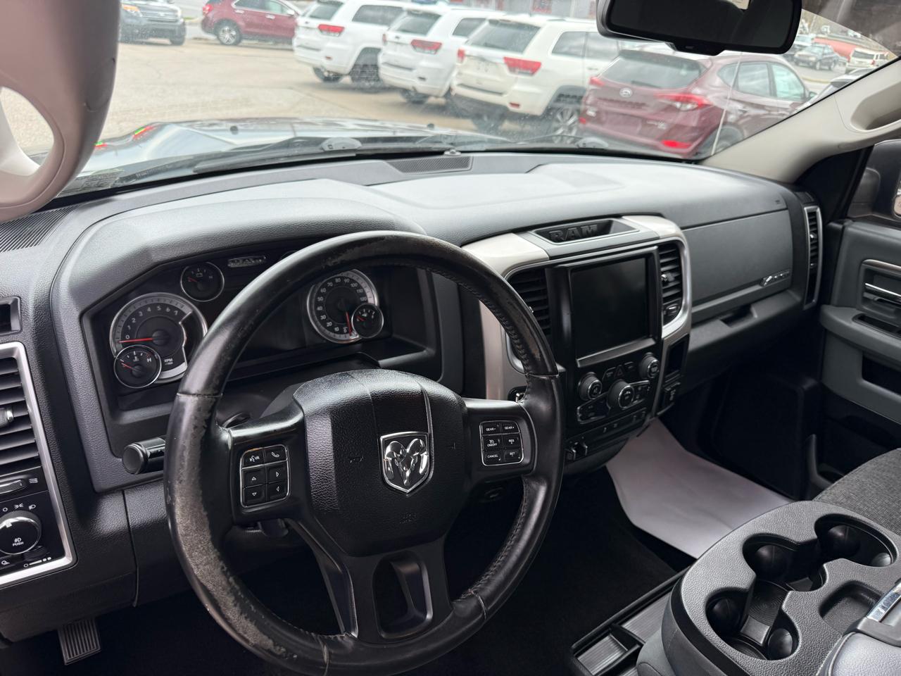 RAM 1500 SLT Crew Cab SWB 4WD 2016