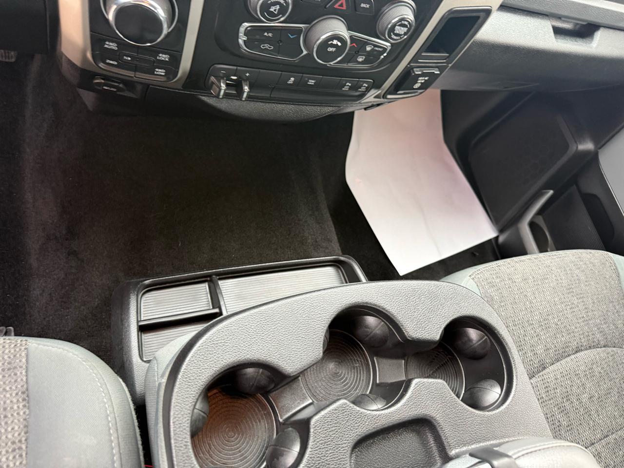 RAM 1500 SLT Crew Cab SWB 4WD 2016