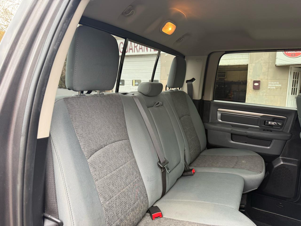 RAM 1500 SLT Crew Cab SWB 4WD 2016