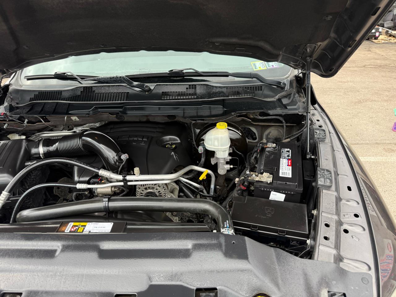 RAM 1500 SLT Crew Cab SWB 4WD 2016