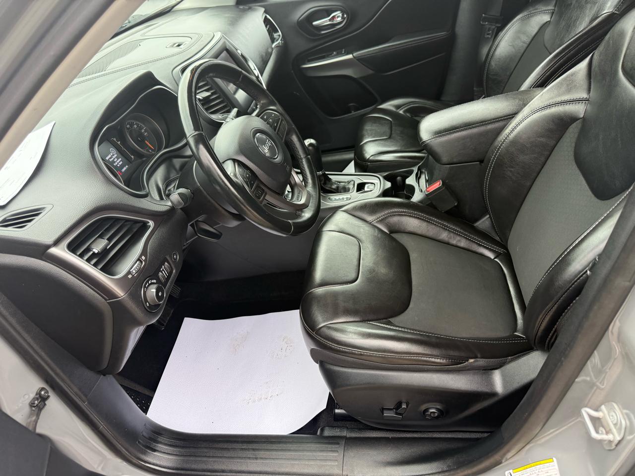 Jeep Cherokee Latitude Plus 4WD 2019