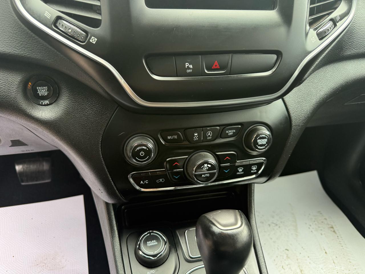 Jeep Cherokee Latitude Plus 4WD 2019