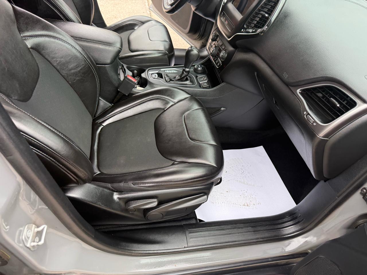 Jeep Cherokee Latitude Plus 4WD 2019