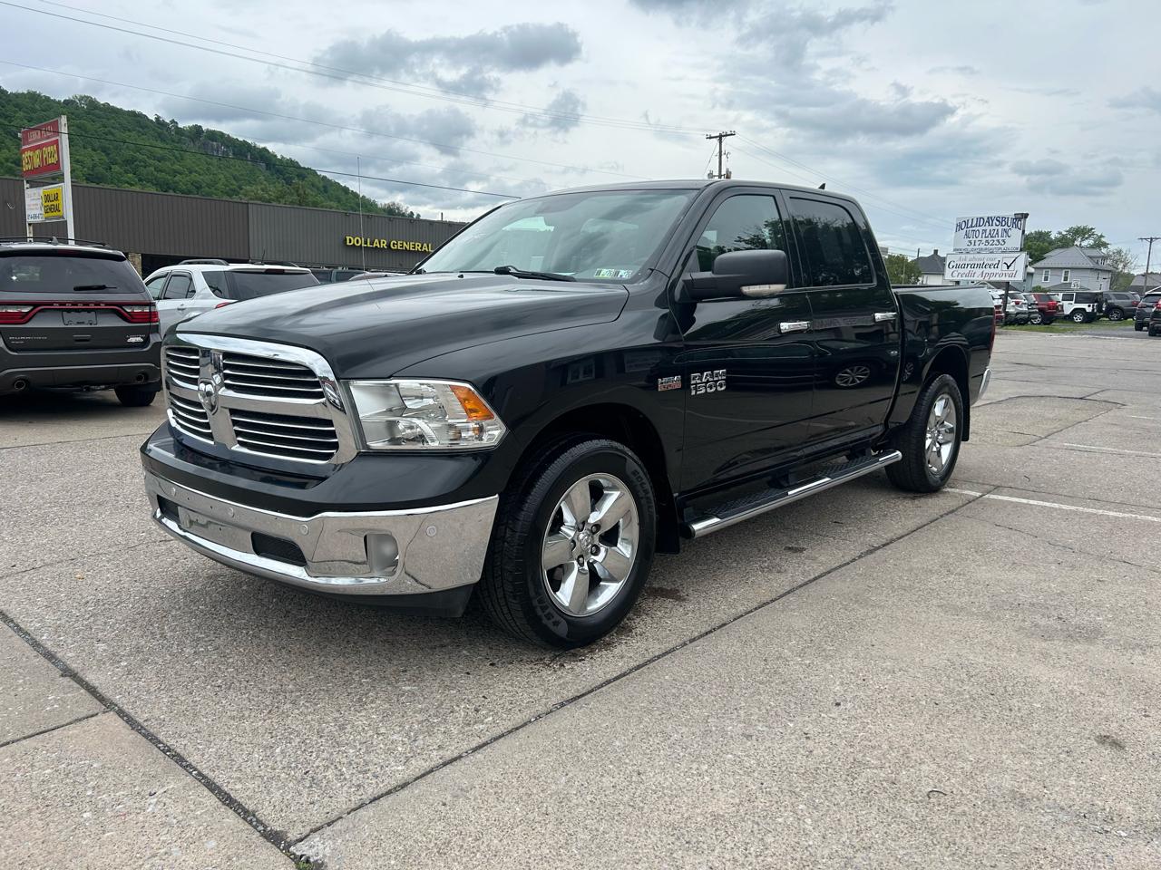 RAM 1500 SLT Crew Cab SWB 4WD 2015