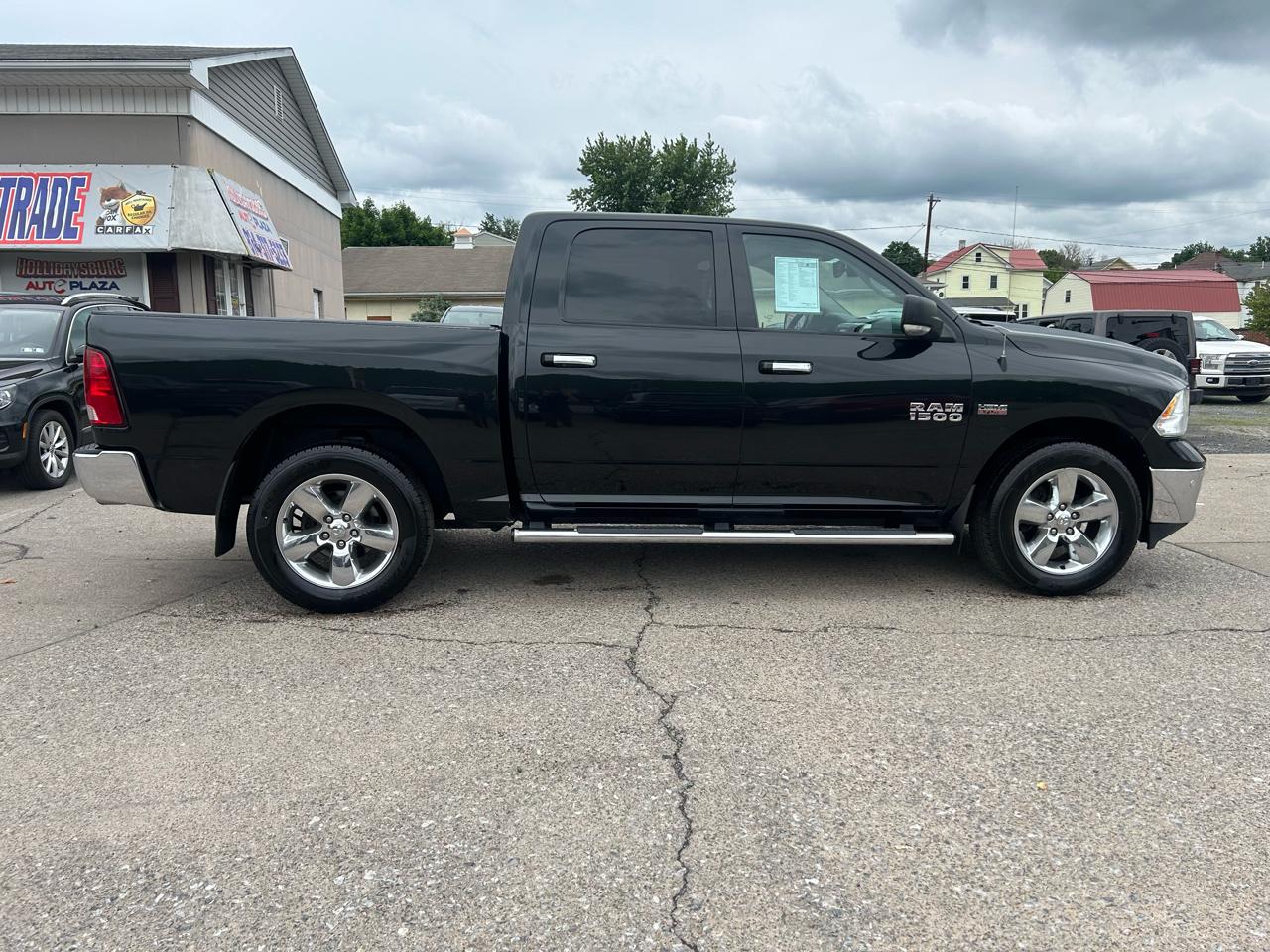 RAM 1500 SLT Crew Cab SWB 4WD 2015