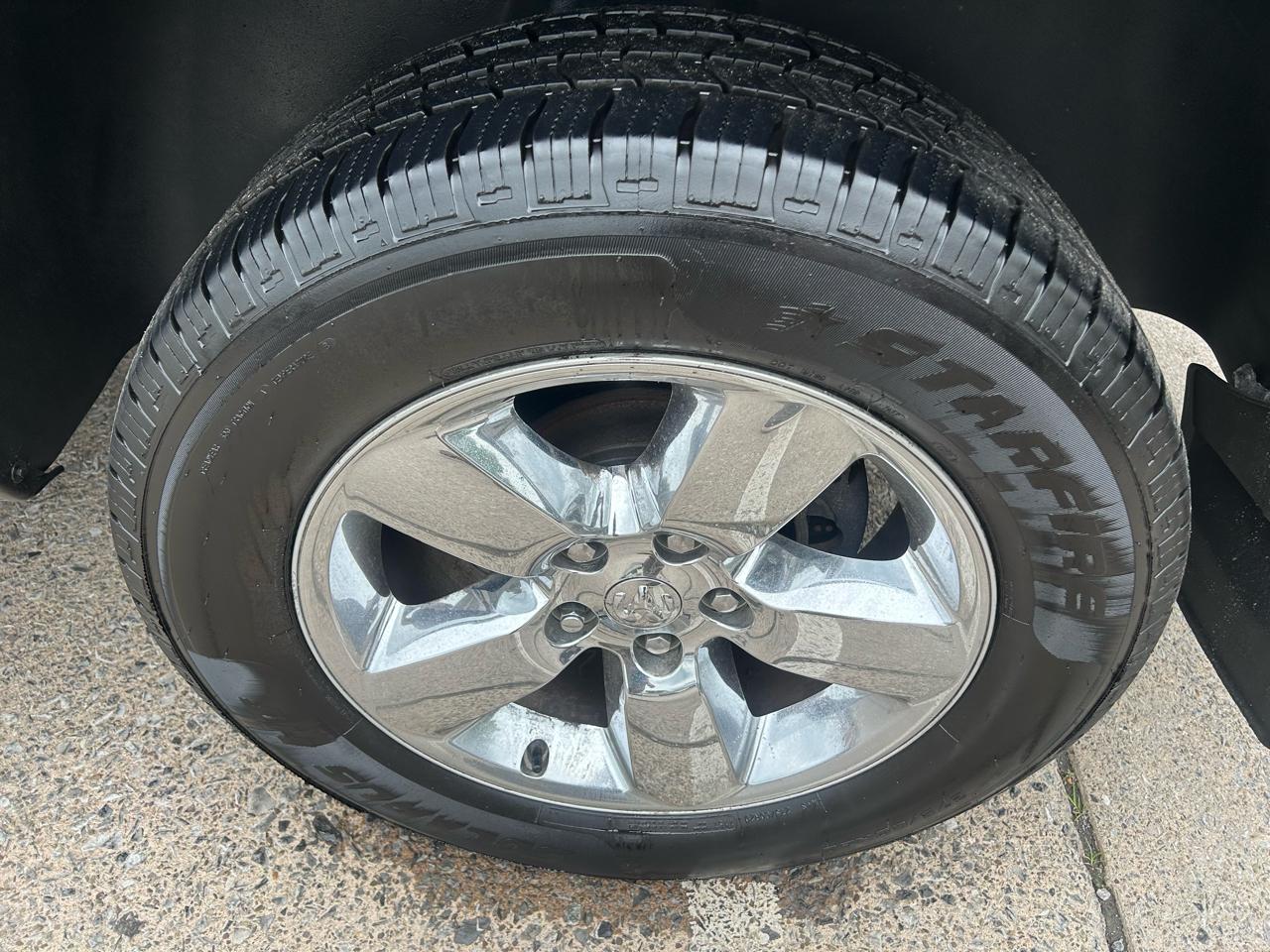 RAM 1500 SLT Crew Cab SWB 4WD 2015