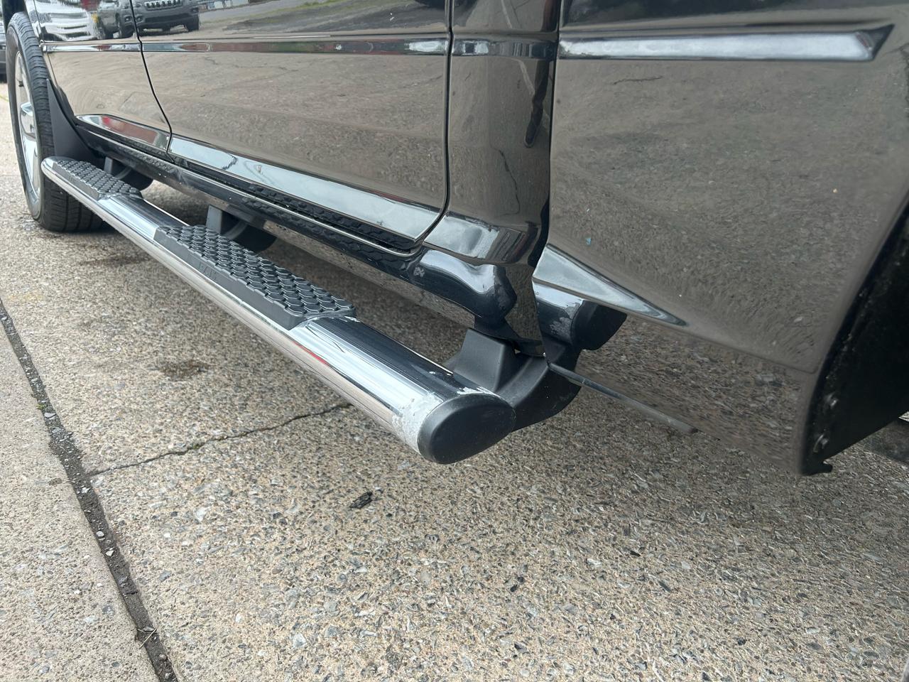 RAM 1500 SLT Crew Cab SWB 4WD 2015