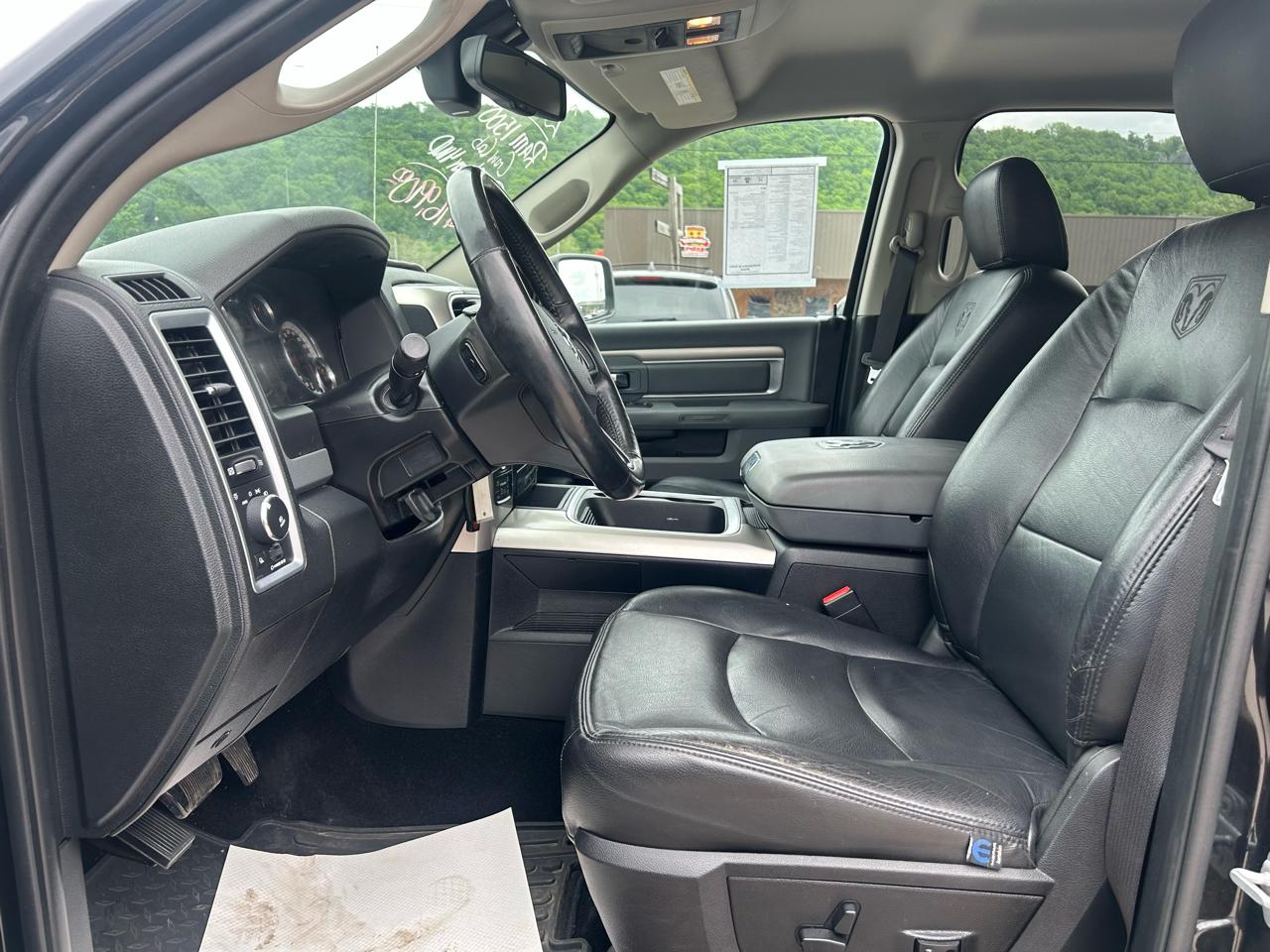 RAM 1500 SLT Crew Cab SWB 4WD 2015