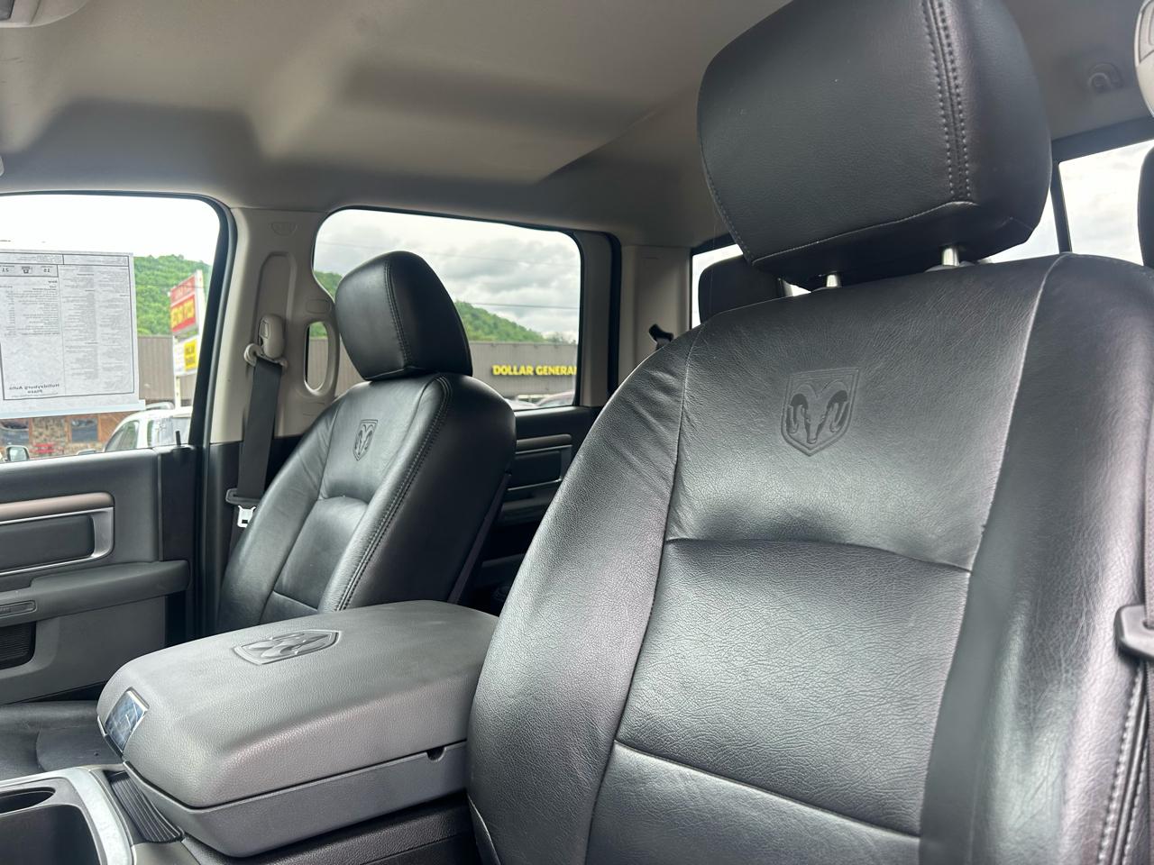 RAM 1500 SLT Crew Cab SWB 4WD 2015