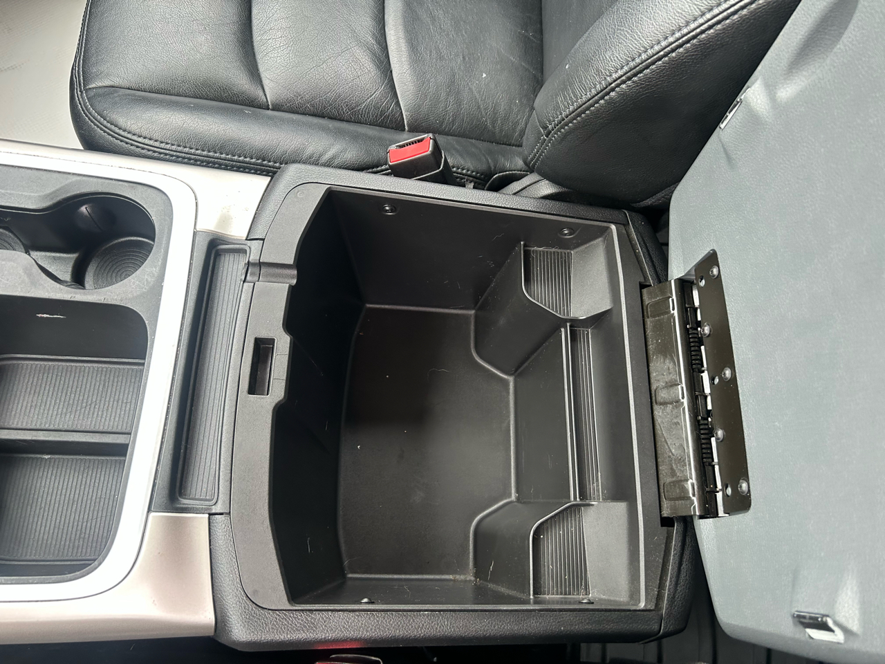 RAM 1500 SLT Crew Cab SWB 4WD 2015