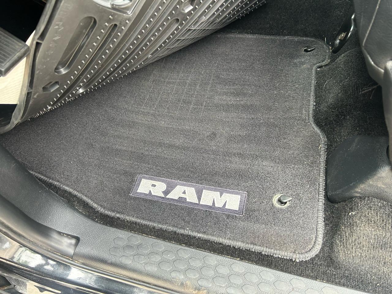 RAM 1500 SLT Crew Cab SWB 4WD 2015