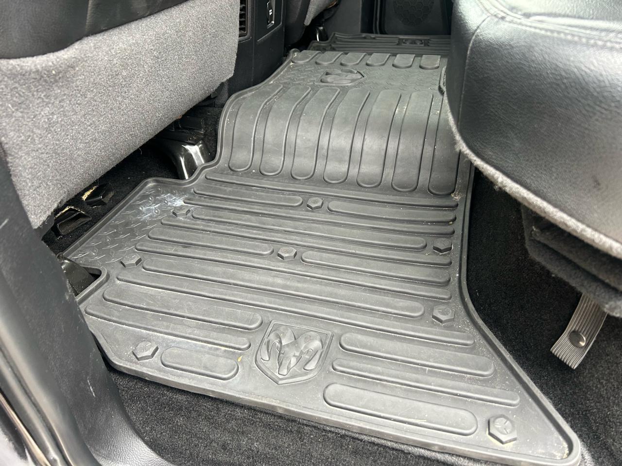 RAM 1500 SLT Crew Cab SWB 4WD 2015