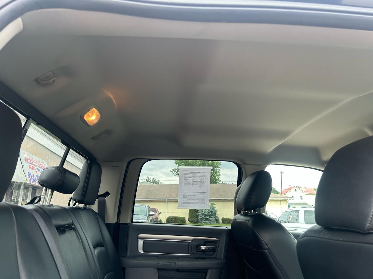 RAM 1500 SLT Crew Cab SWB 4WD 2015