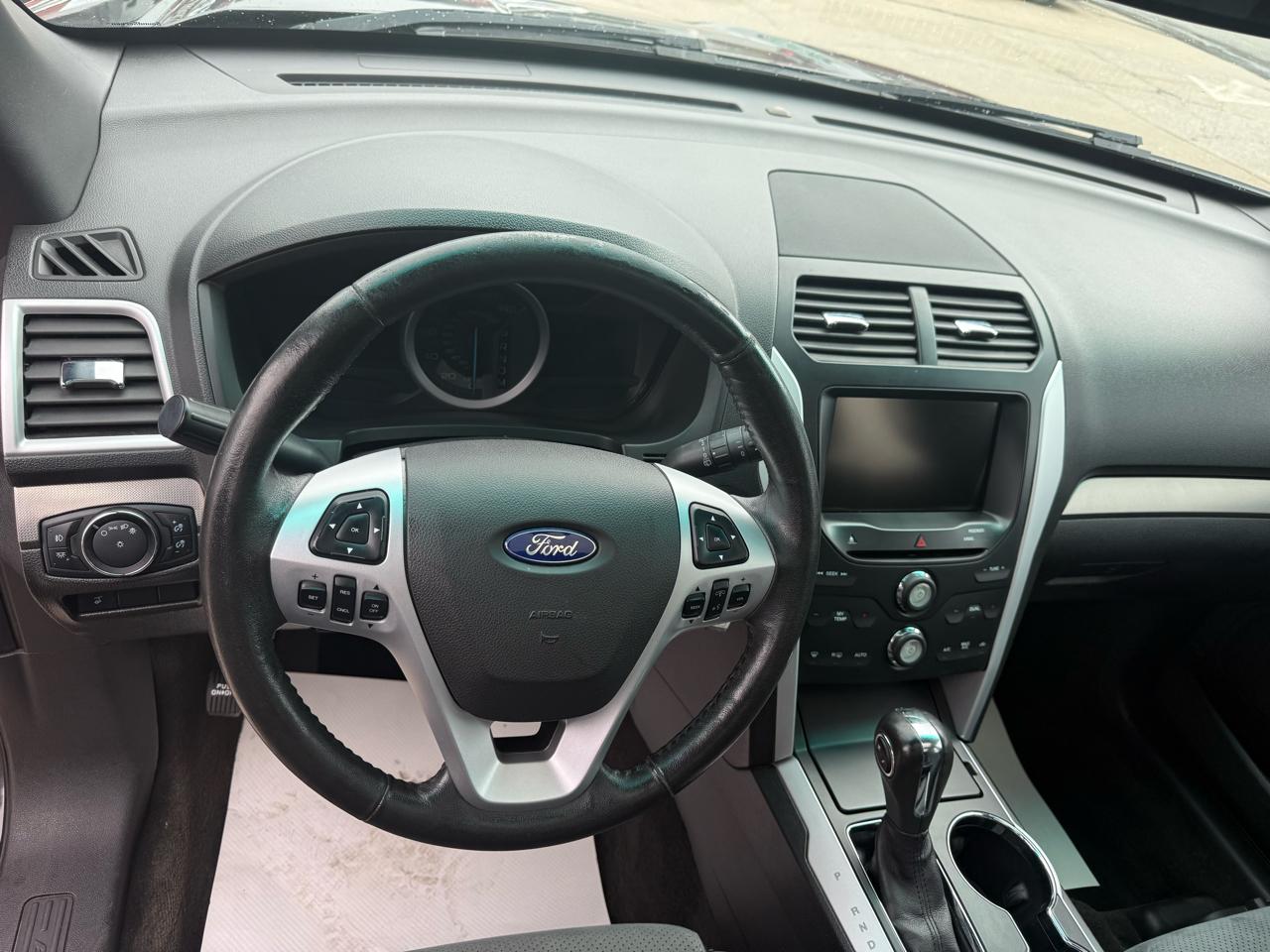 Ford Explorer XLT 4WD 2015