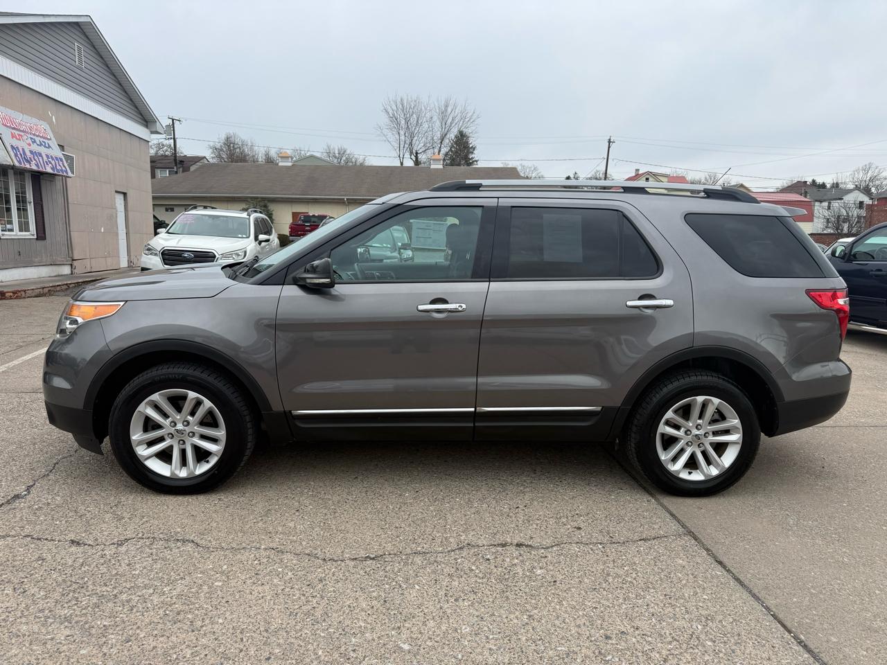 Ford Explorer XLT 4WD 2011
