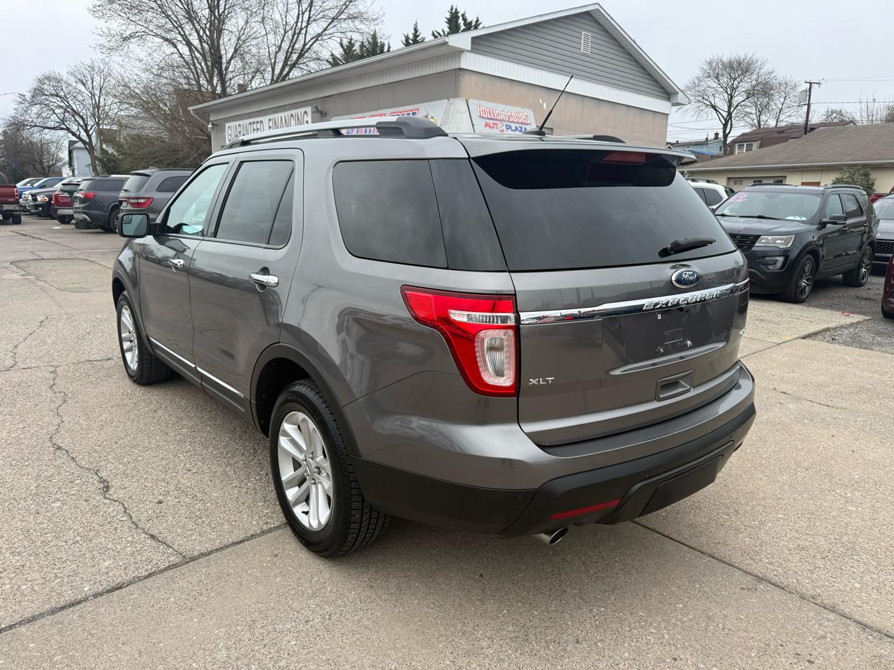 Ford Explorer XLT 4WD 2011