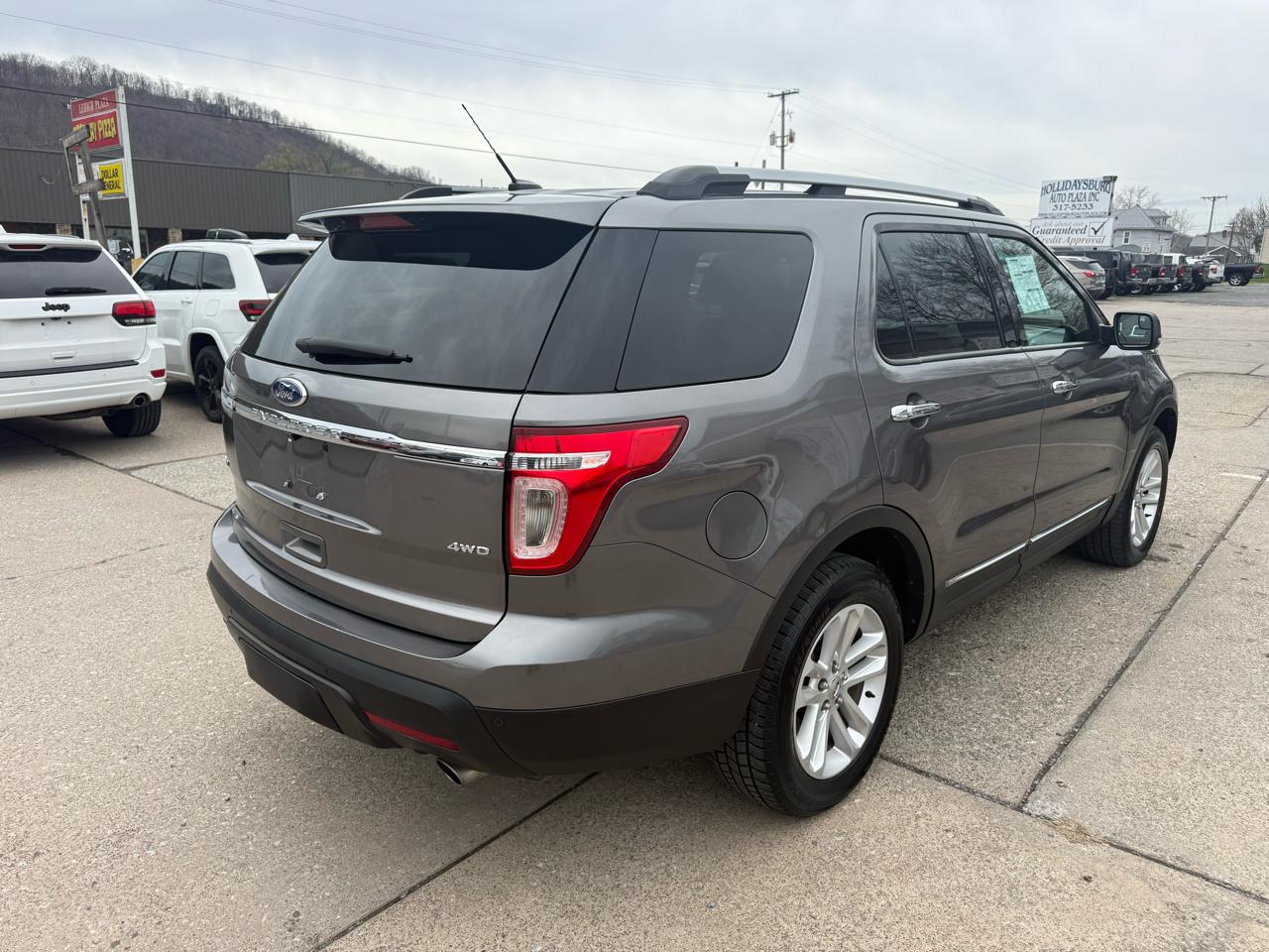 Ford Explorer XLT 4WD 2011