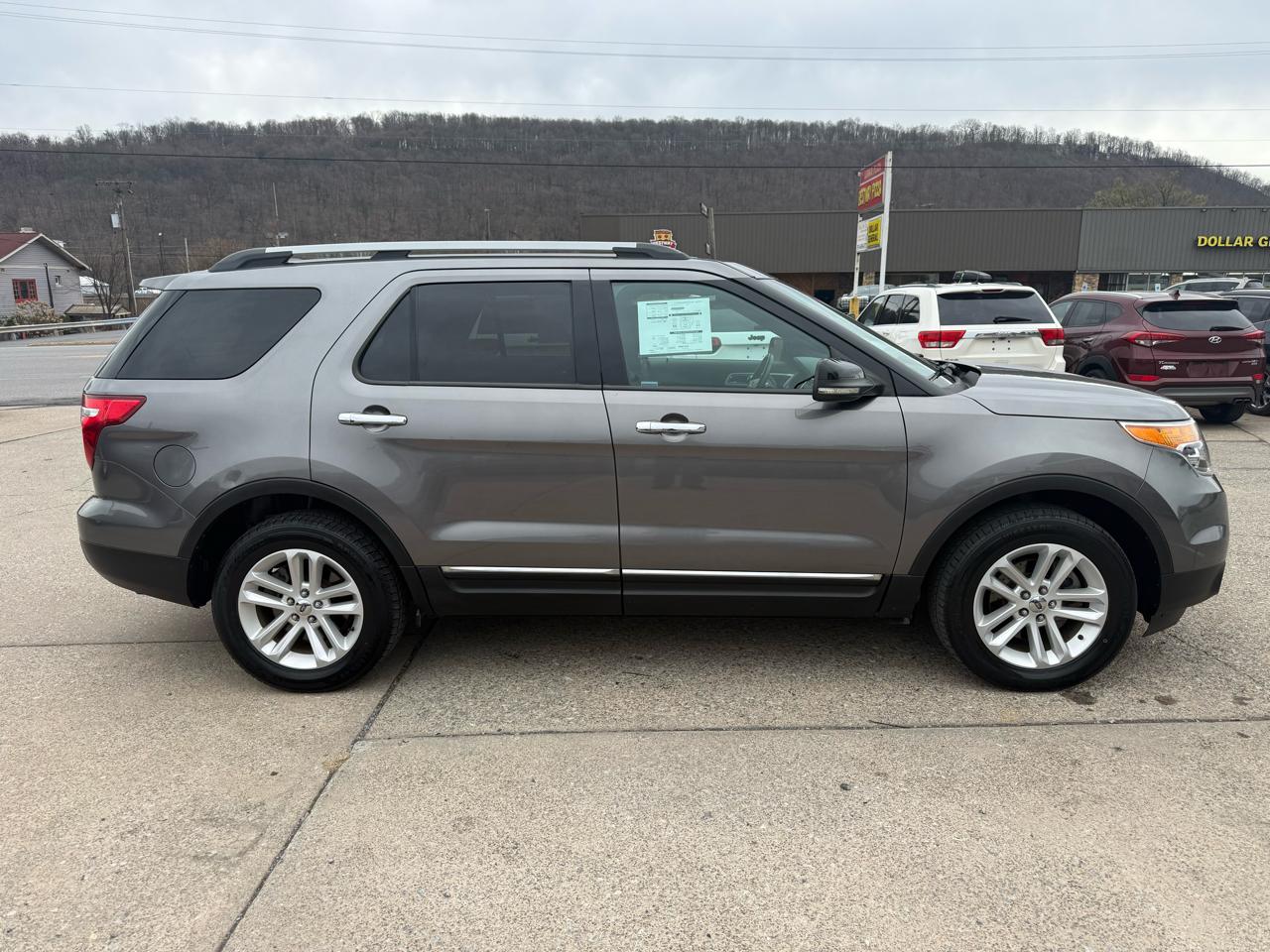 Ford Explorer XLT 4WD 2011