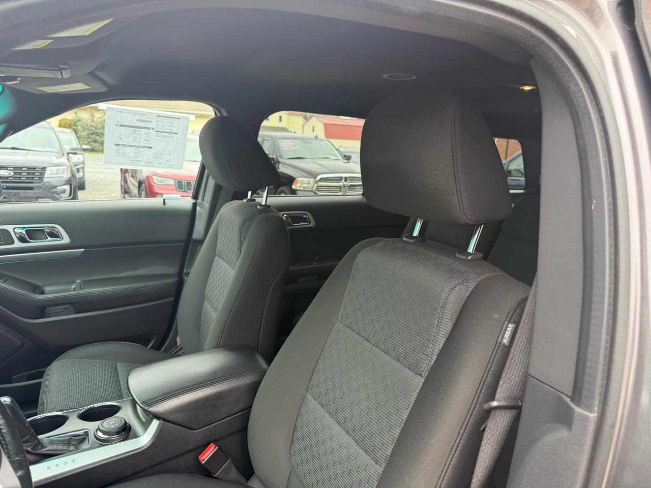 Ford Explorer XLT 4WD 2011