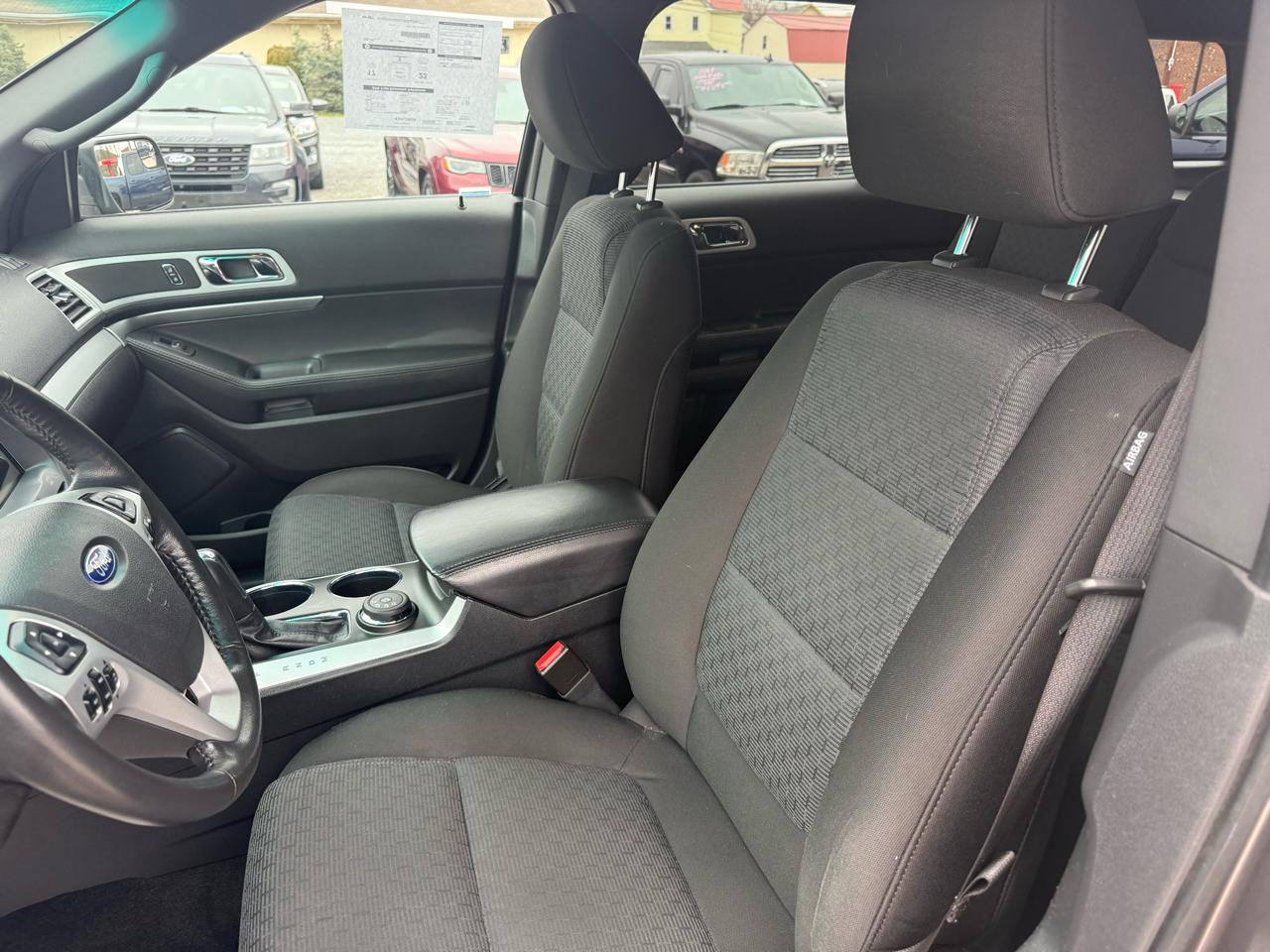 Ford Explorer XLT 4WD 2011