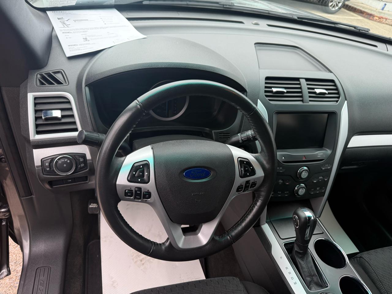 Ford Explorer XLT 4WD 2011