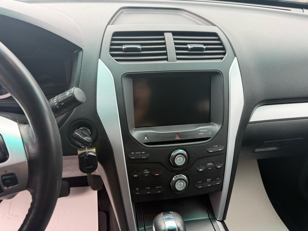 Ford Explorer XLT 4WD 2011