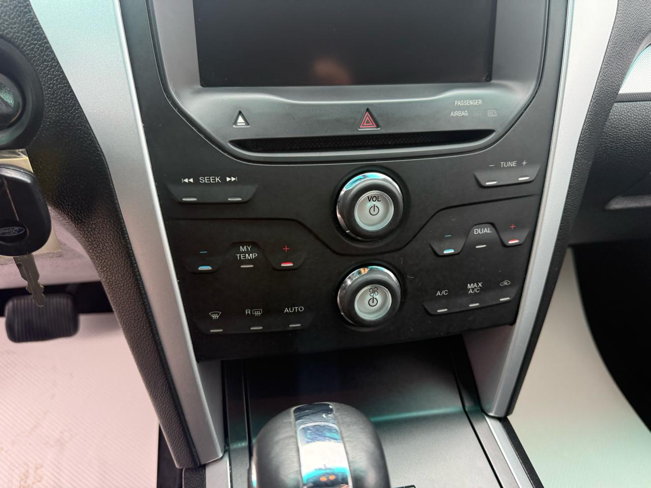 Ford Explorer XLT 4WD 2011