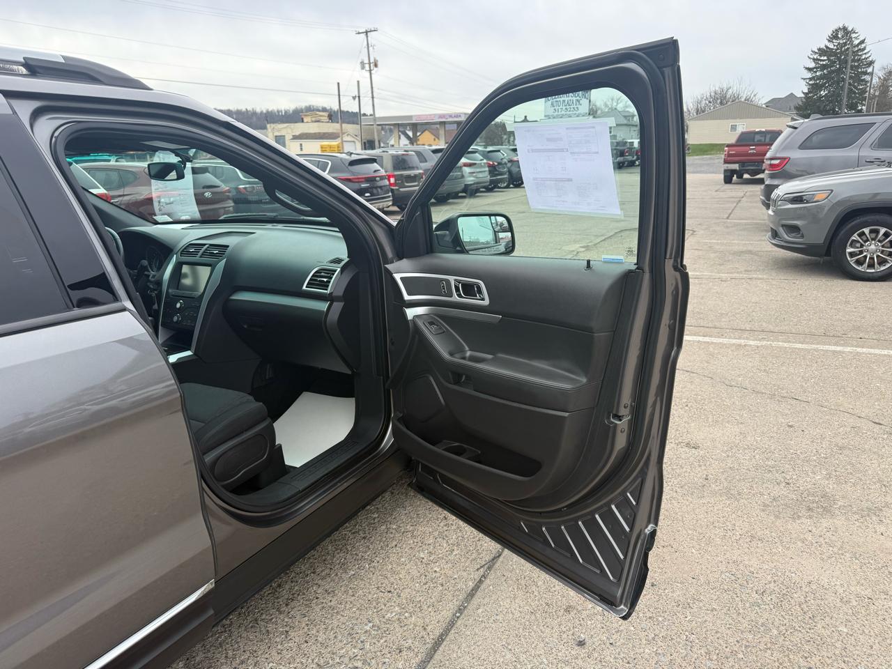 Ford Explorer XLT 4WD 2011