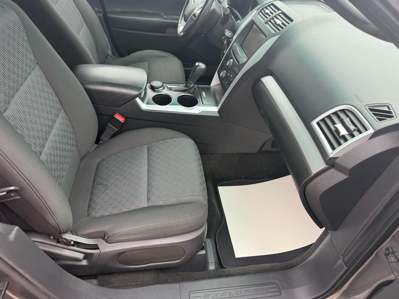 Ford Explorer XLT 4WD 2011