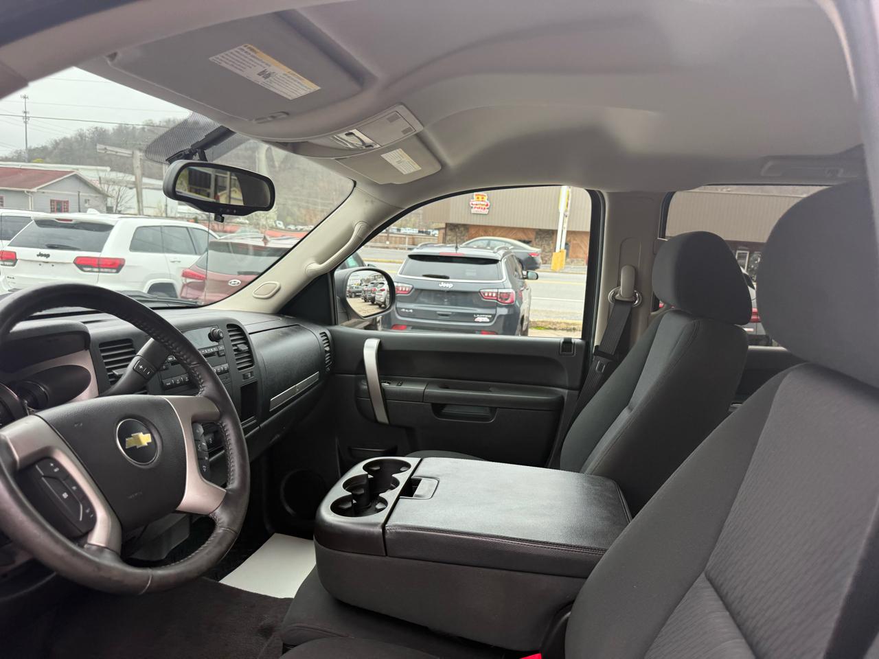 Chevrolet Silverado 1500 LT Crew Cab 4WD 2012