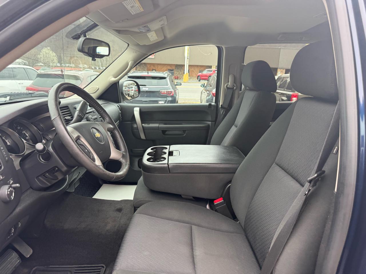 Chevrolet Silverado 1500 LT Crew Cab 4WD 2012