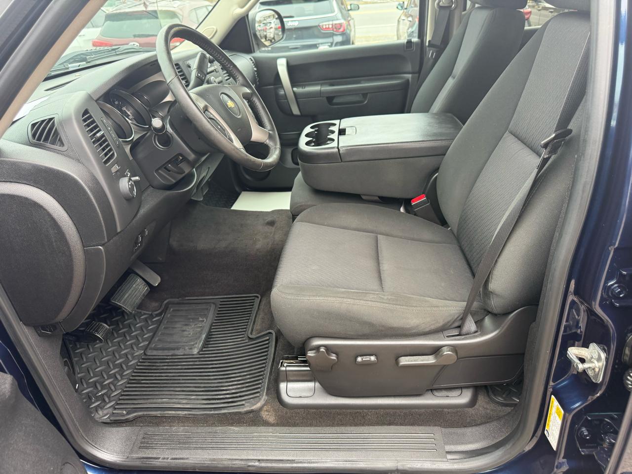 Chevrolet Silverado 1500 LT Crew Cab 4WD 2012