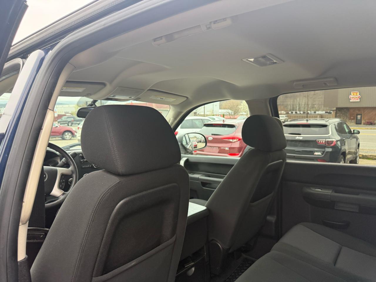 Chevrolet Silverado 1500 LT Crew Cab 4WD 2012