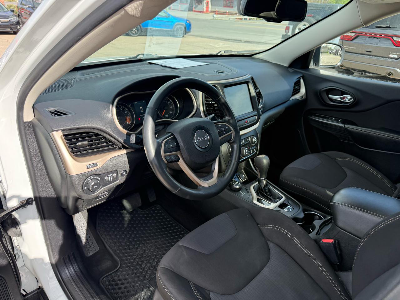 Jeep Cherokee Latitude 4WD 2015