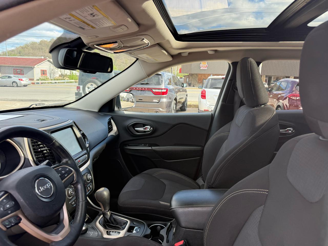 Jeep Cherokee Latitude 4WD 2015