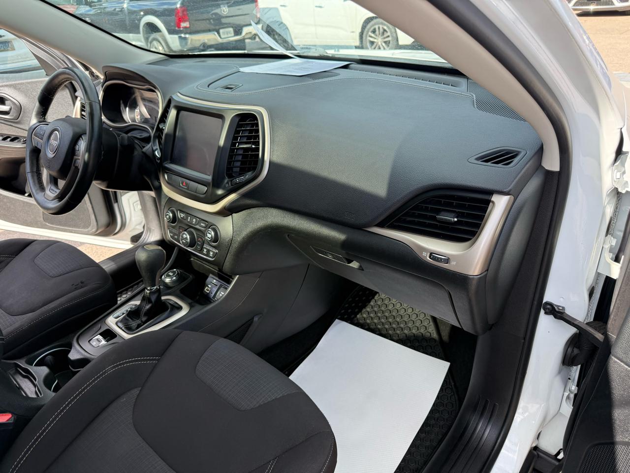 Jeep Cherokee Latitude 4WD 2015