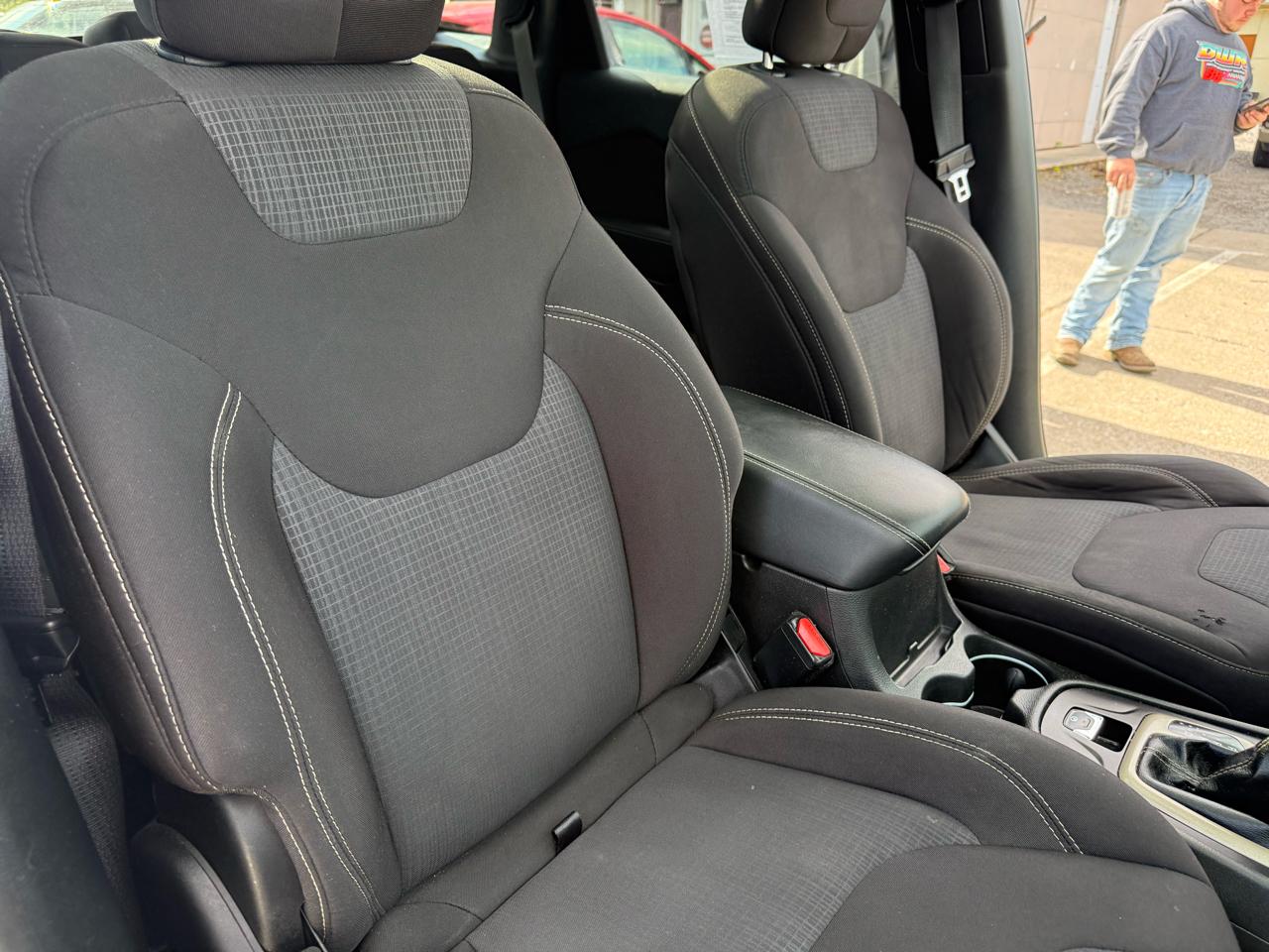 Jeep Cherokee Latitude 4WD 2015