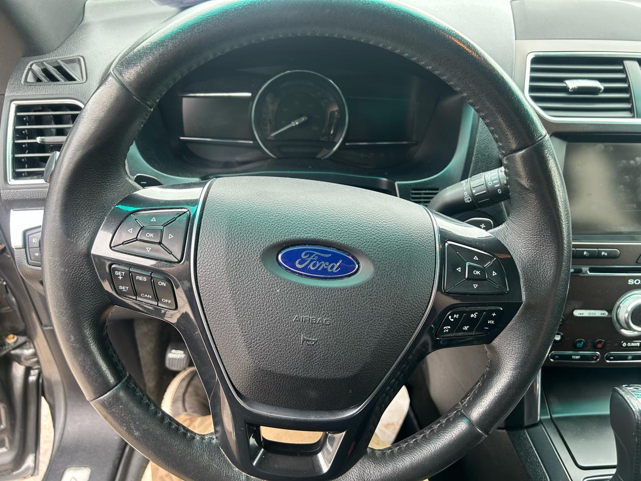Ford Explorer Limited 4WD 2016