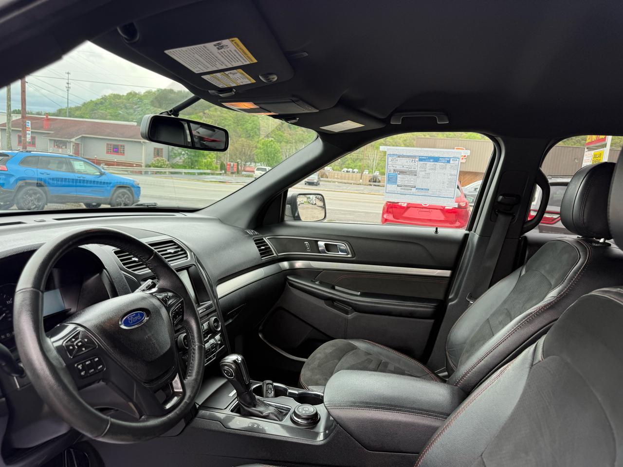 Ford Explorer XLT 4WD 2018