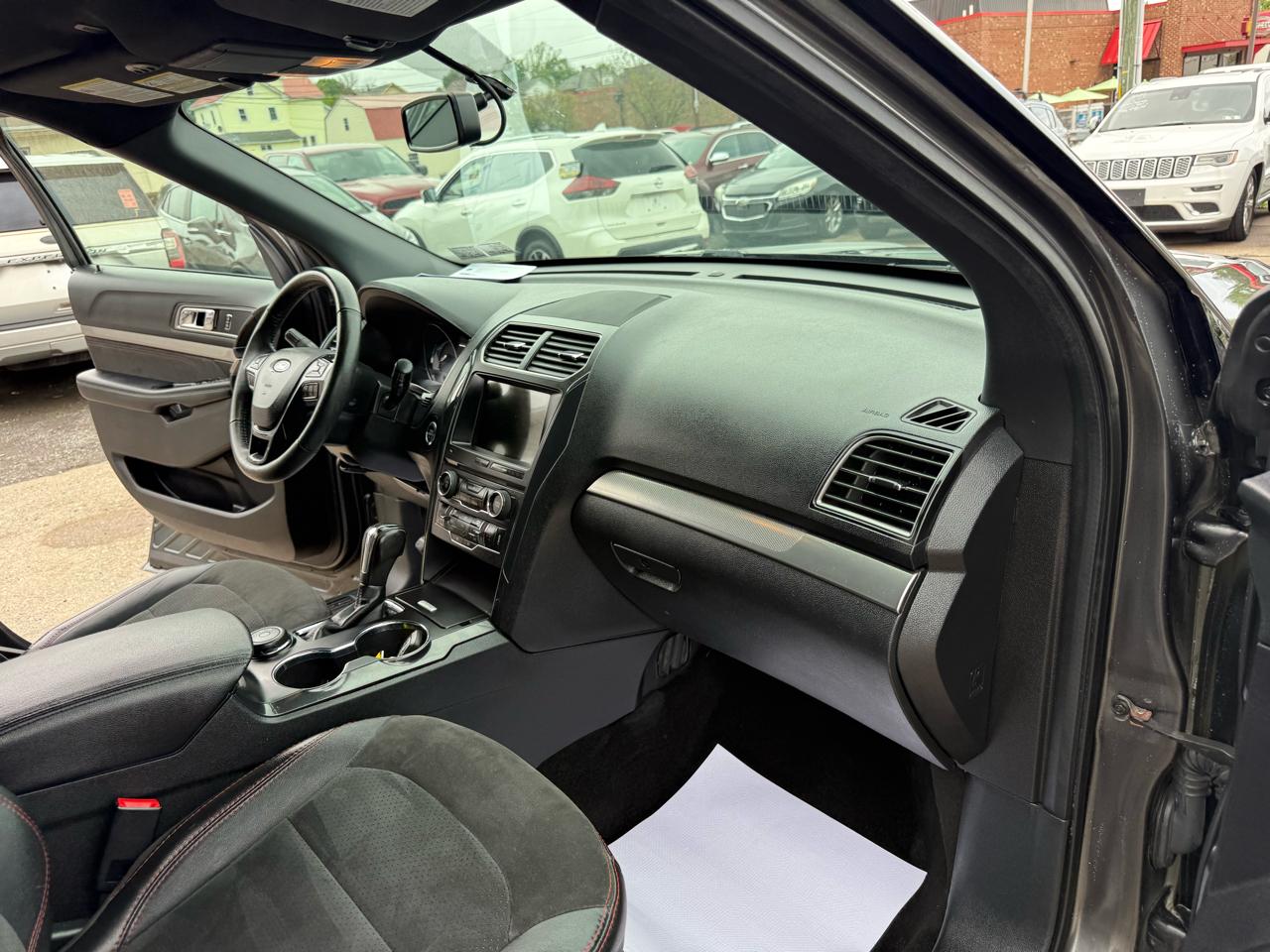Ford Explorer XLT 4WD 2018