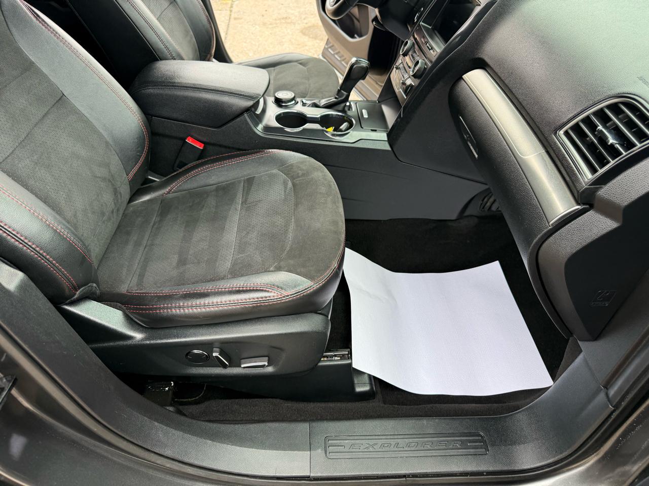 Ford Explorer XLT 4WD 2018