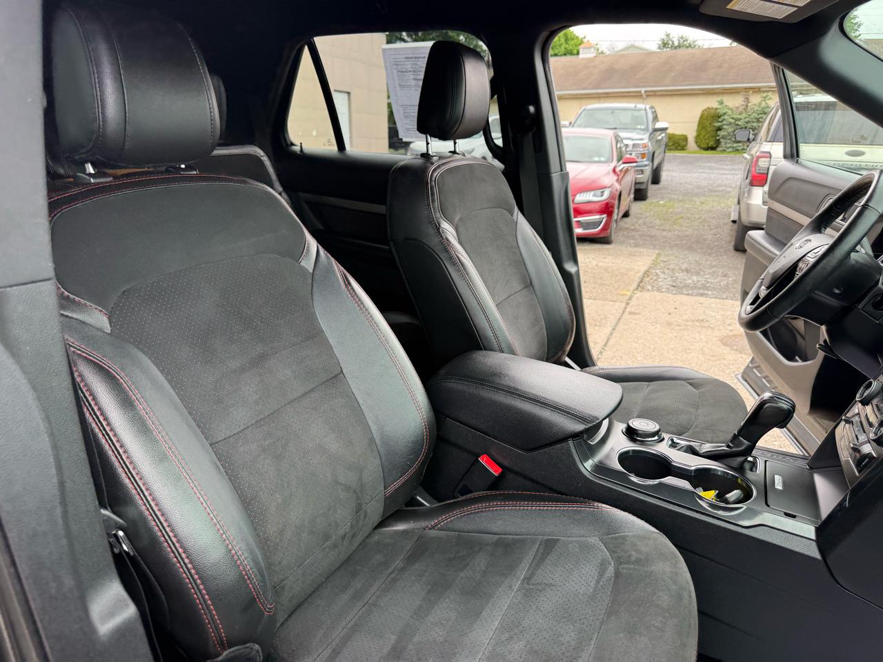 Ford Explorer XLT 4WD 2018