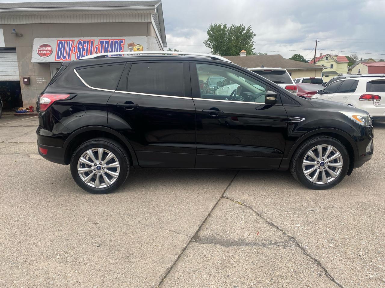 Ford Escape Titanium 4WD 2017
