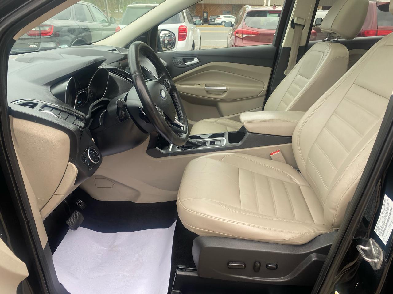 Ford Escape Titanium 4WD 2017