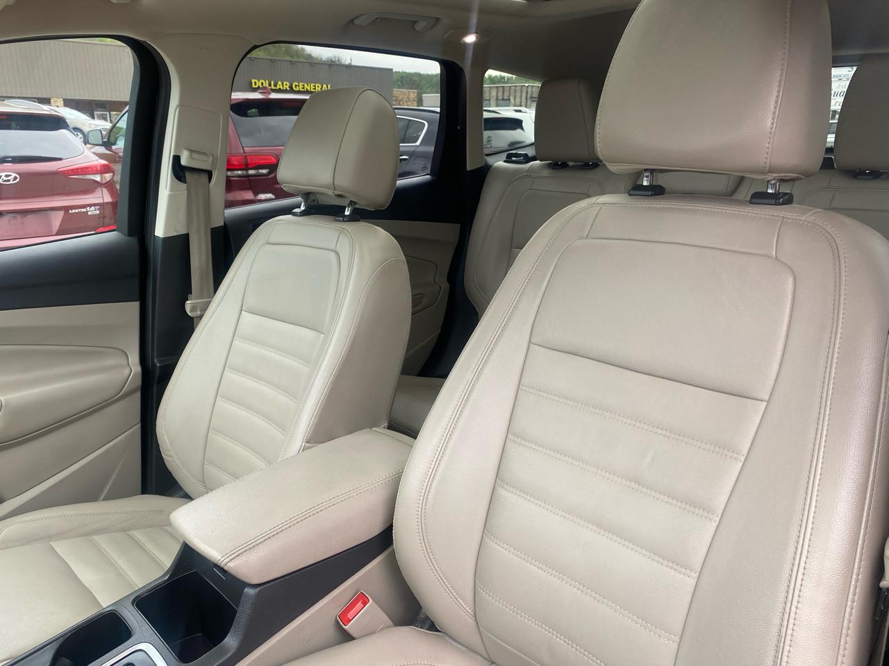 Ford Escape Titanium 4WD 2017